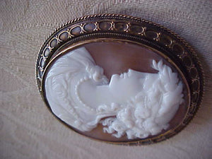 Antique Large 2" Helmet Shell Cameo Brooch 14K Gold QUALITY CARVING