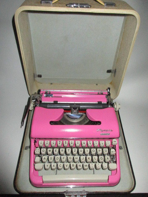 RARE VINAGE 50's 60`s OLYMPIA Colortip SM3 Typewriter in Pink